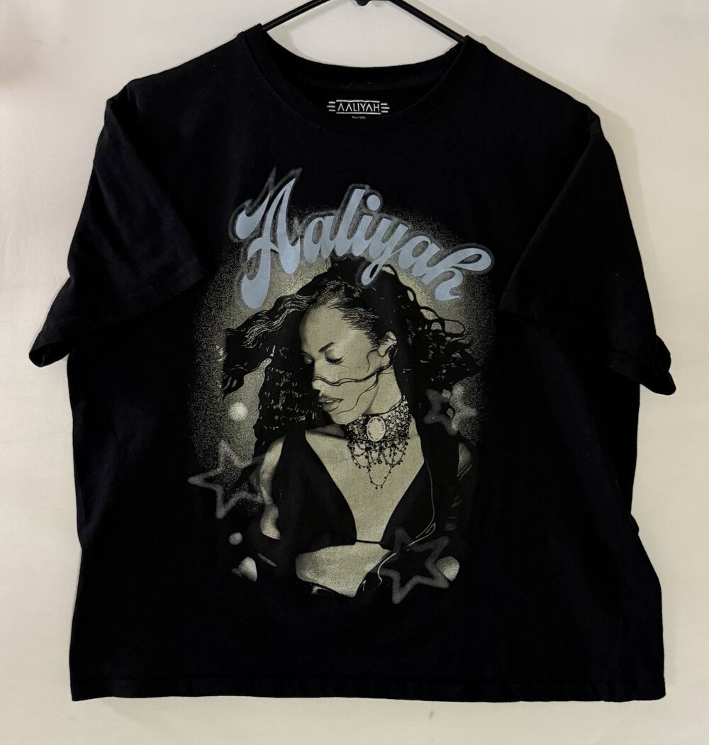 Aaliyah Graphic Tee Official Portrait XL A144